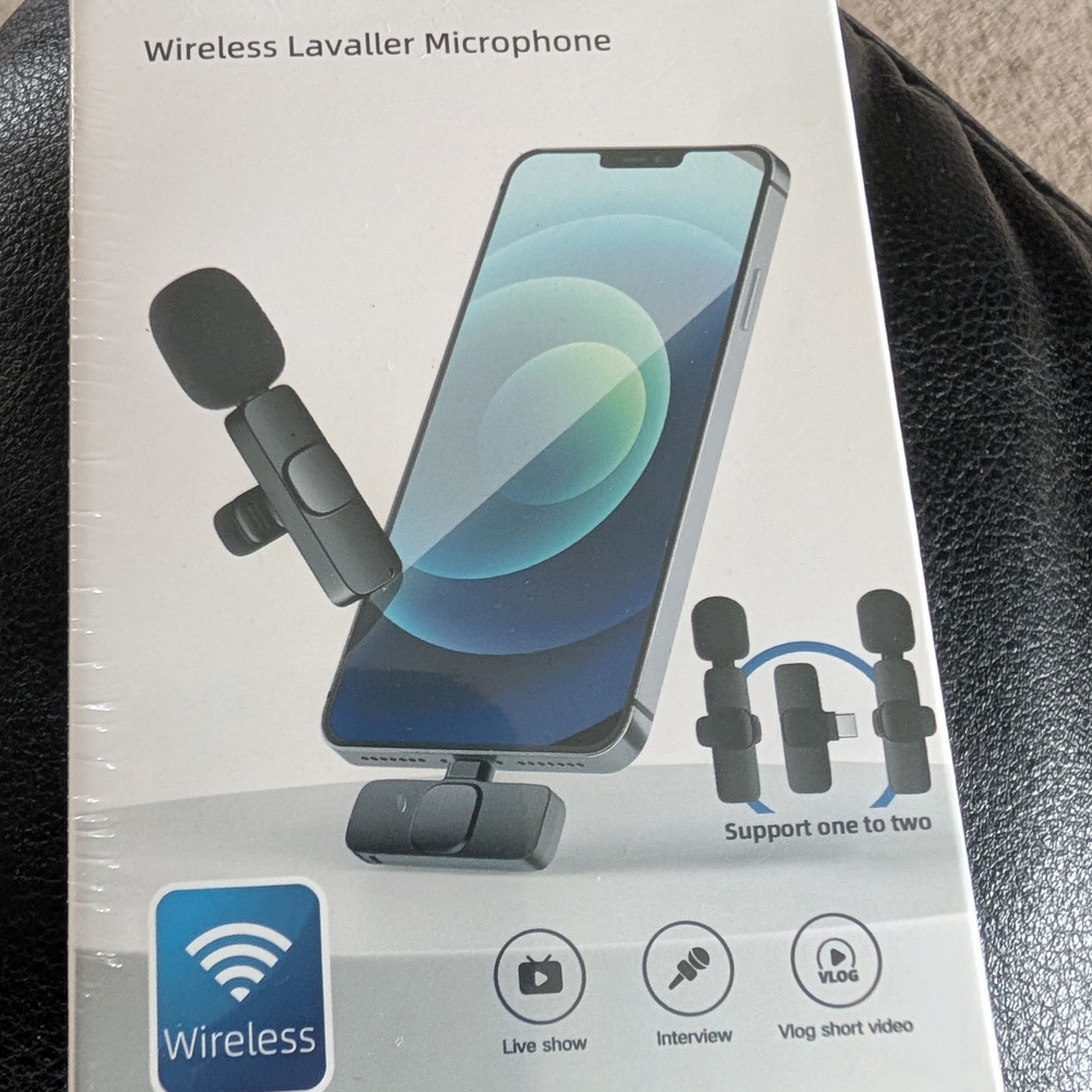 Black Wireless Headset for Smartphones with Adjustable Mount